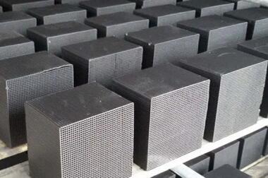 江西<a href=http://m.wd888.cn/fwzhxt/ target=_blank class=infotextkey>蜂窩活性炭</a>批發(fā)多少錢